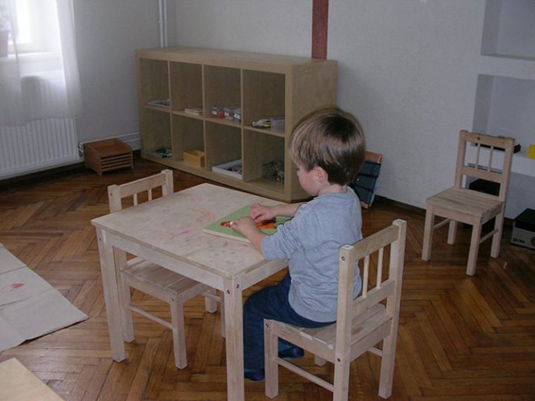 Pedagogia-Montessori-pune-accentul-pe-segmentul-de-varsta-3-6-ani